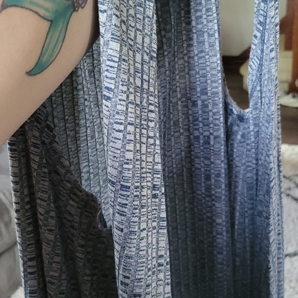 Lularoe joy - Picture 3 of 4